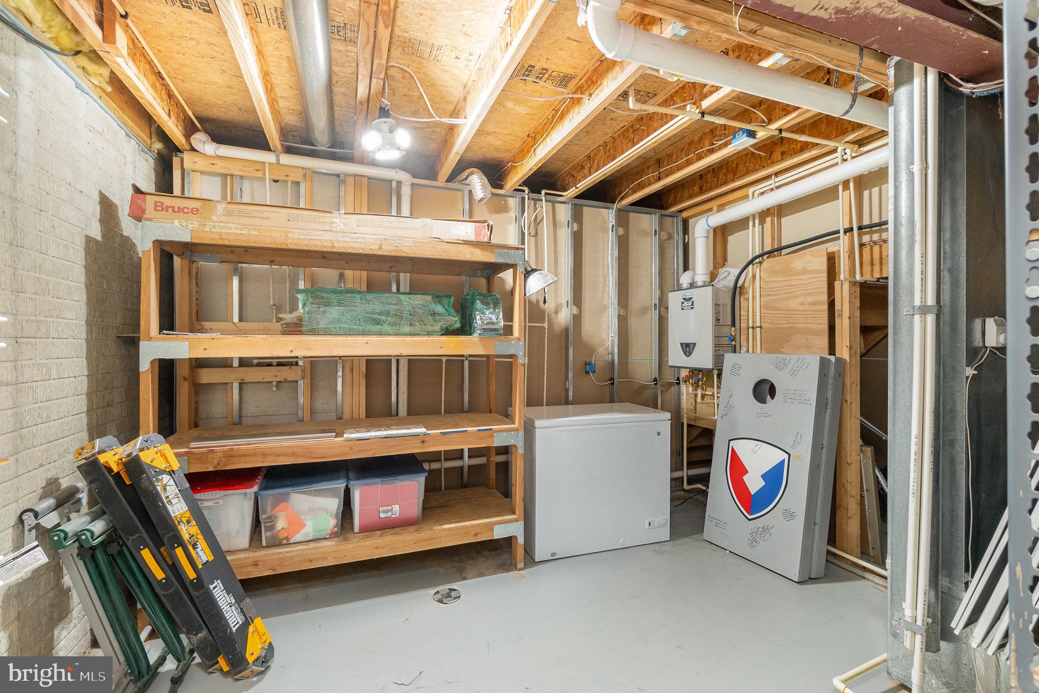 HUNTERS RUN - Residential