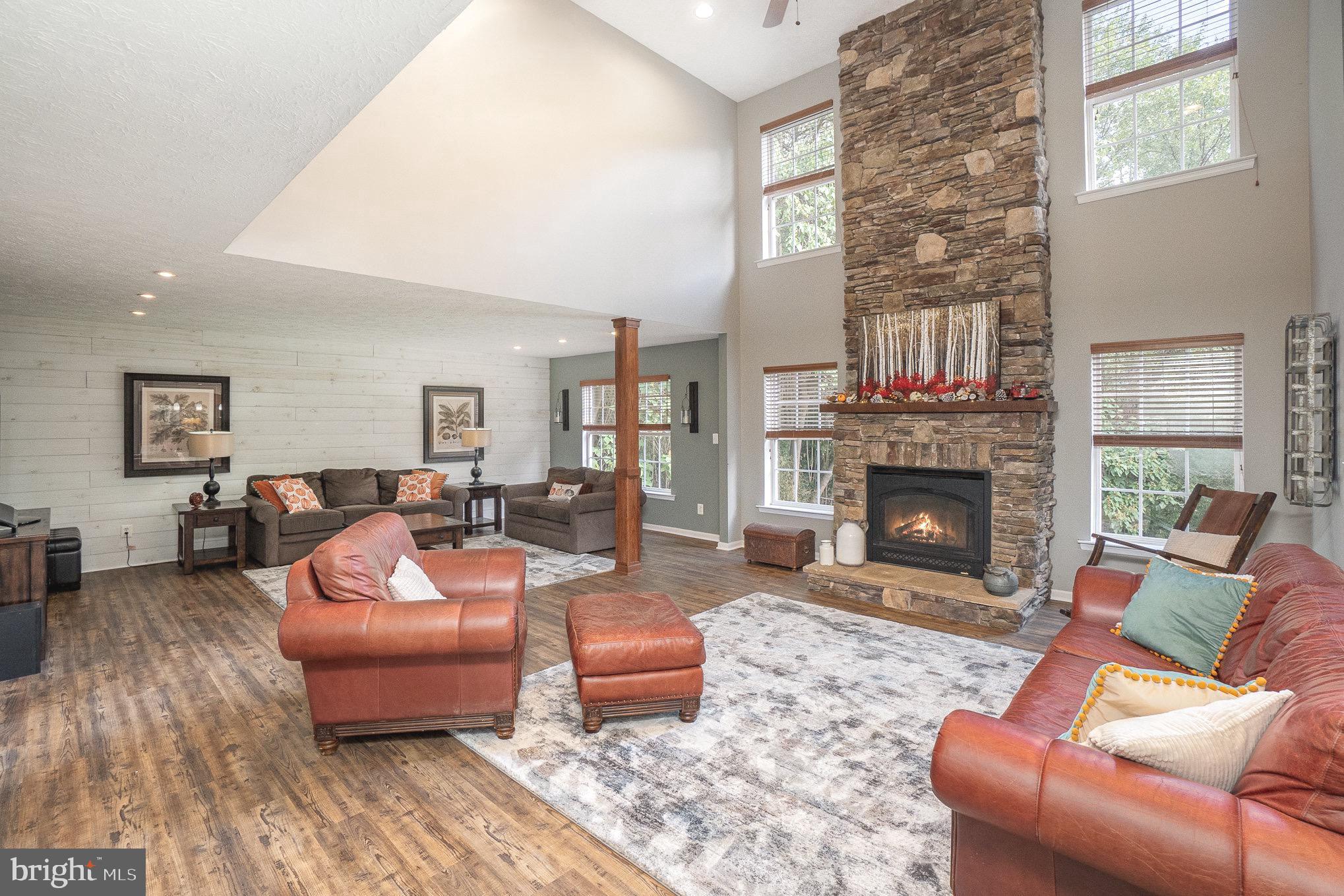 HUNTERS RUN - Residential