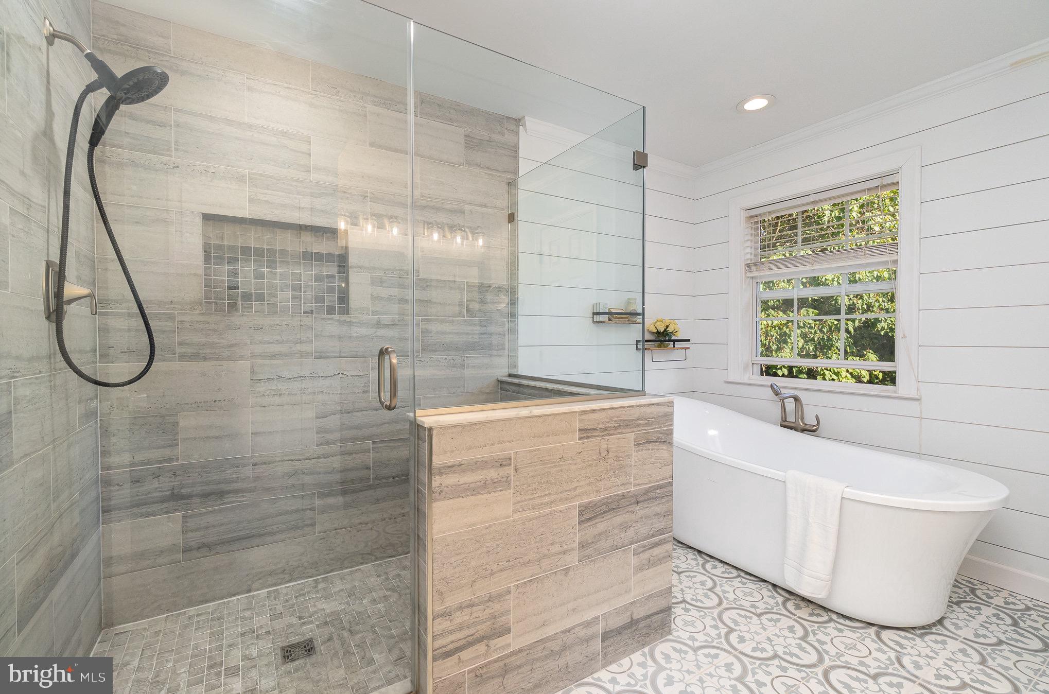 HUNTERS RUN - Residential