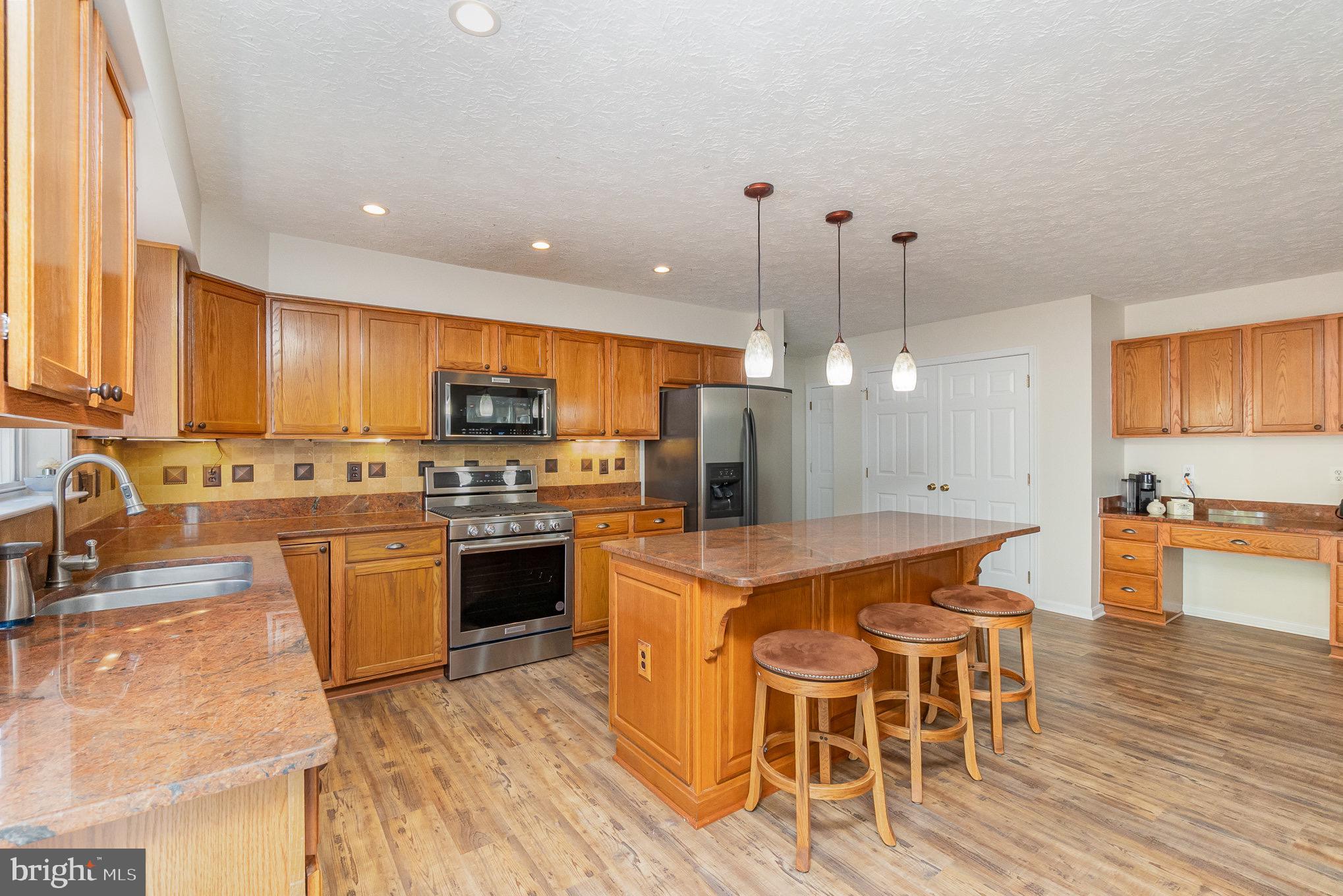 HUNTERS RUN - Residential