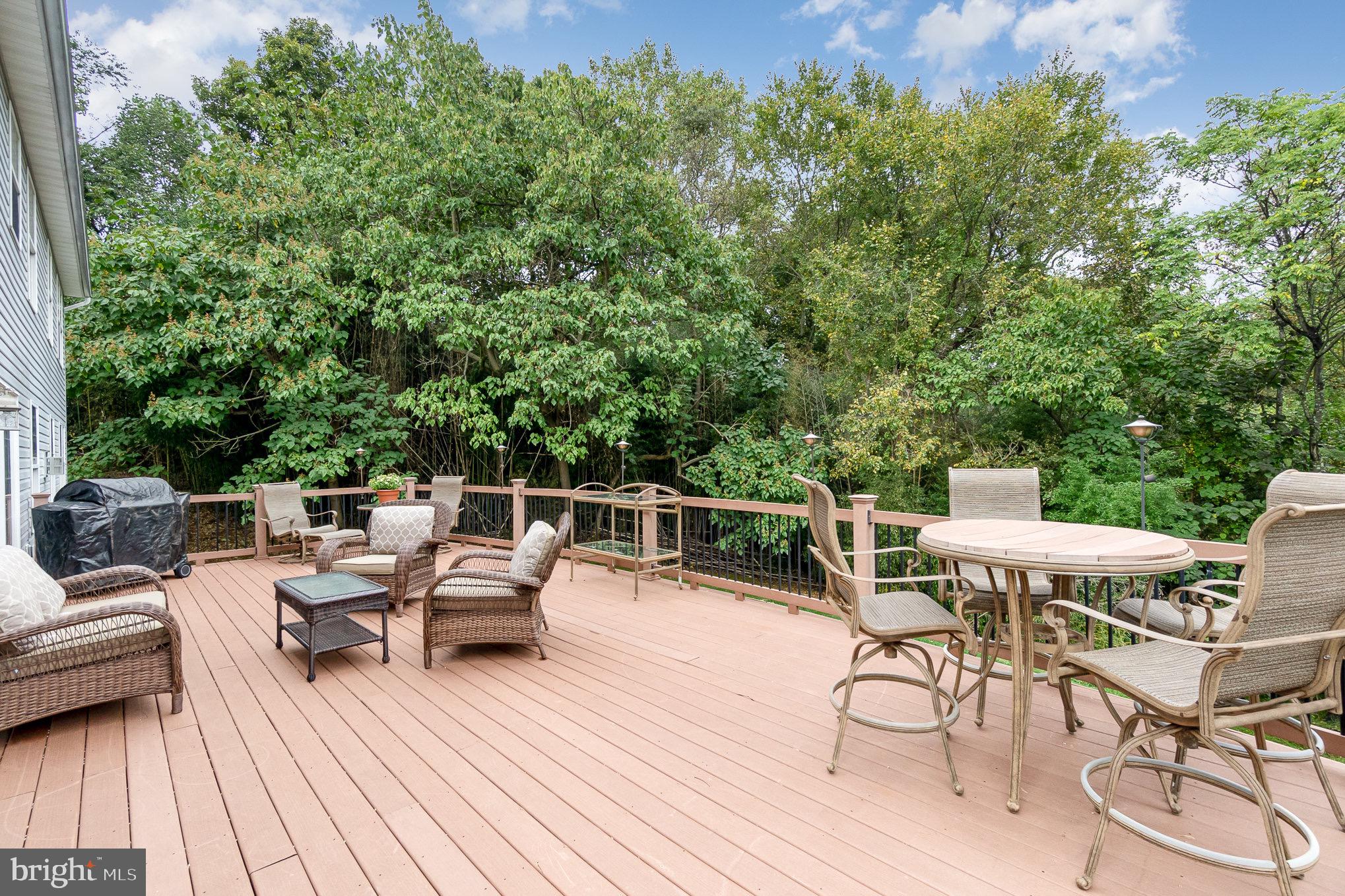 HUNTERS RUN - Residential