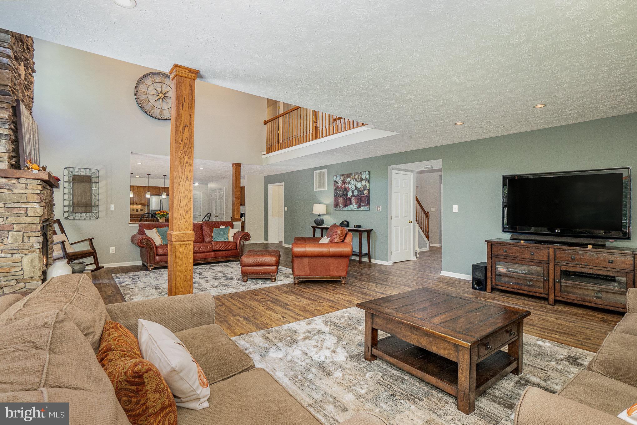 HUNTERS RUN - Residential