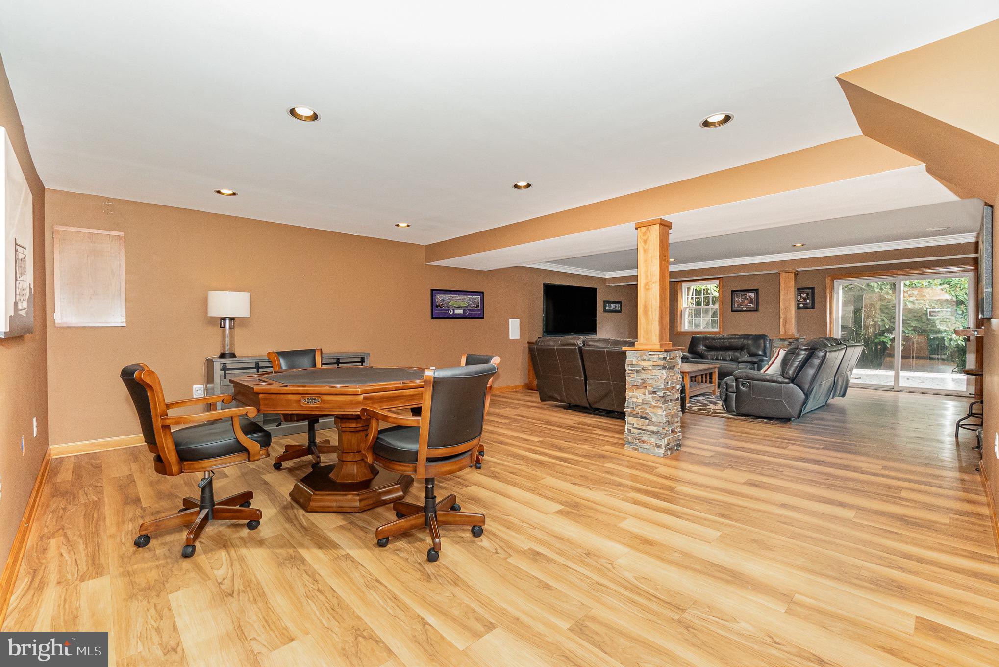 HUNTERS RUN - Residential