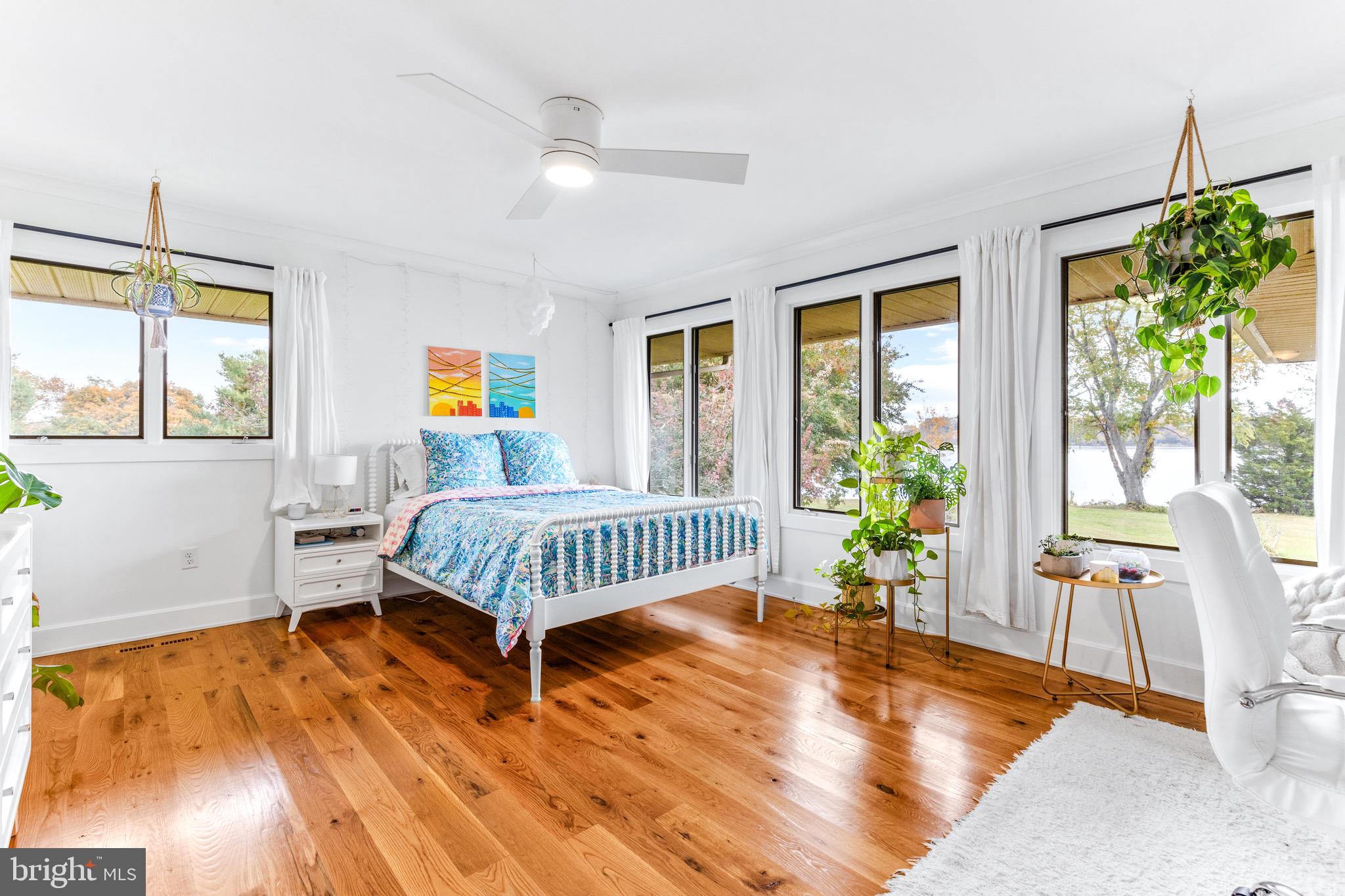 BENNETT POINT - Residential