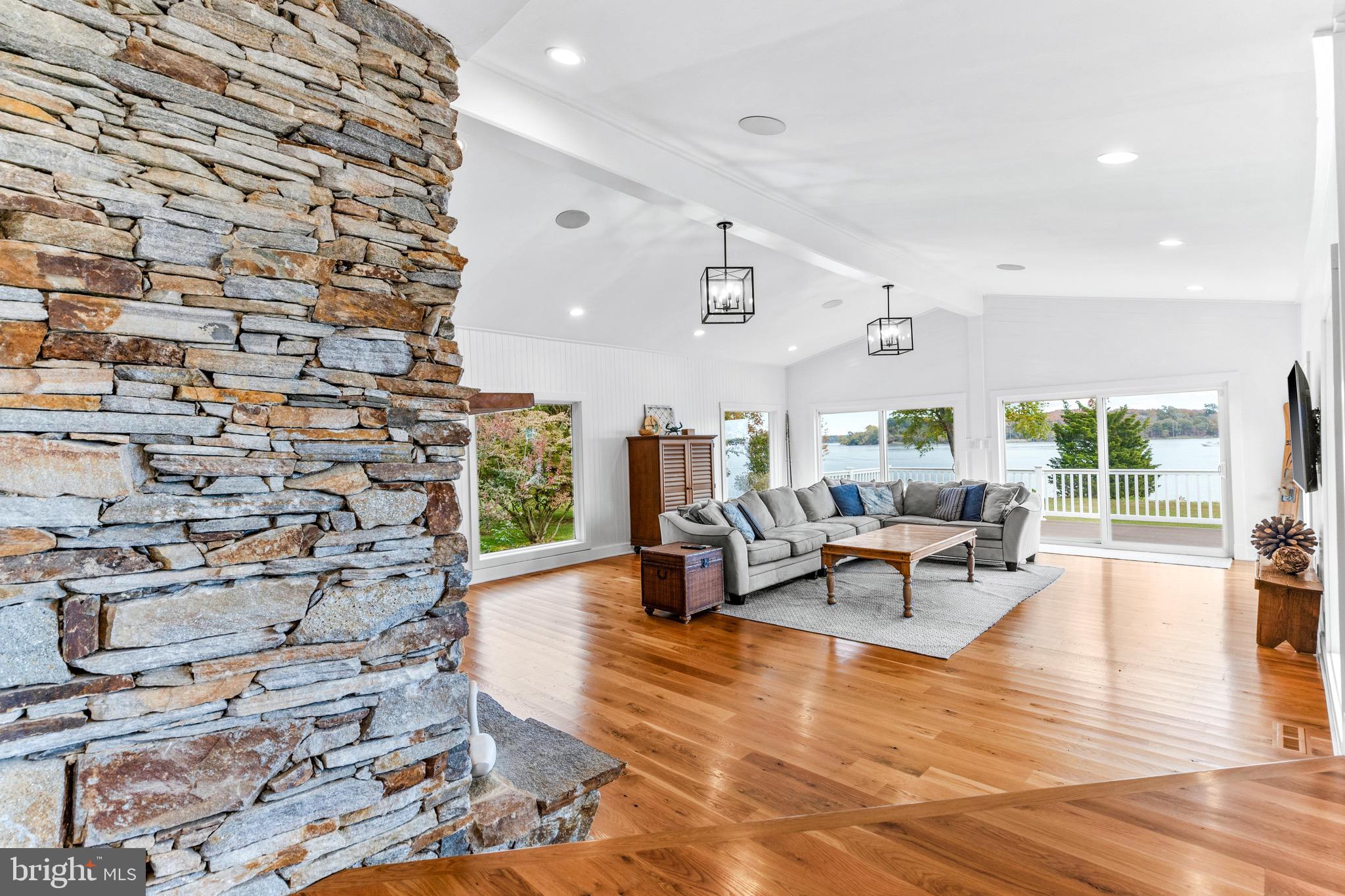 BENNETT POINT - Residential