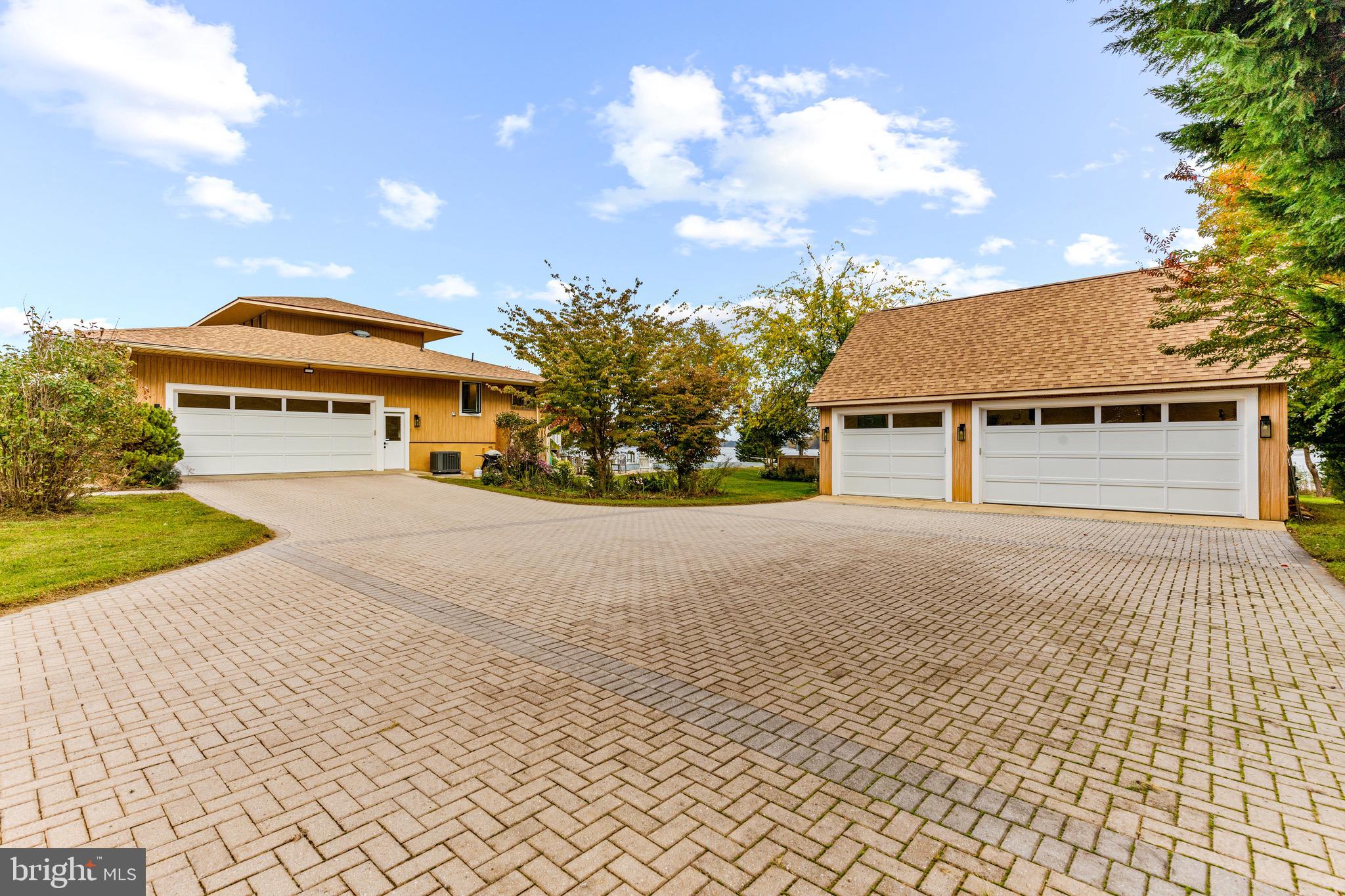 BENNETT POINT - Residential