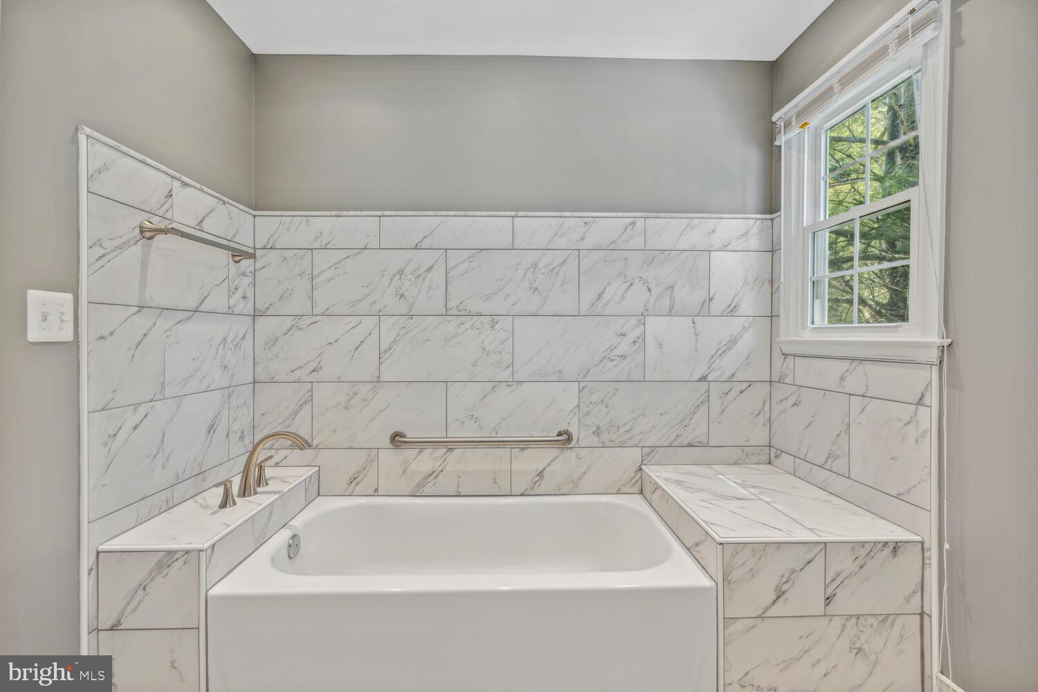 ORCHARD HILLS - Residential