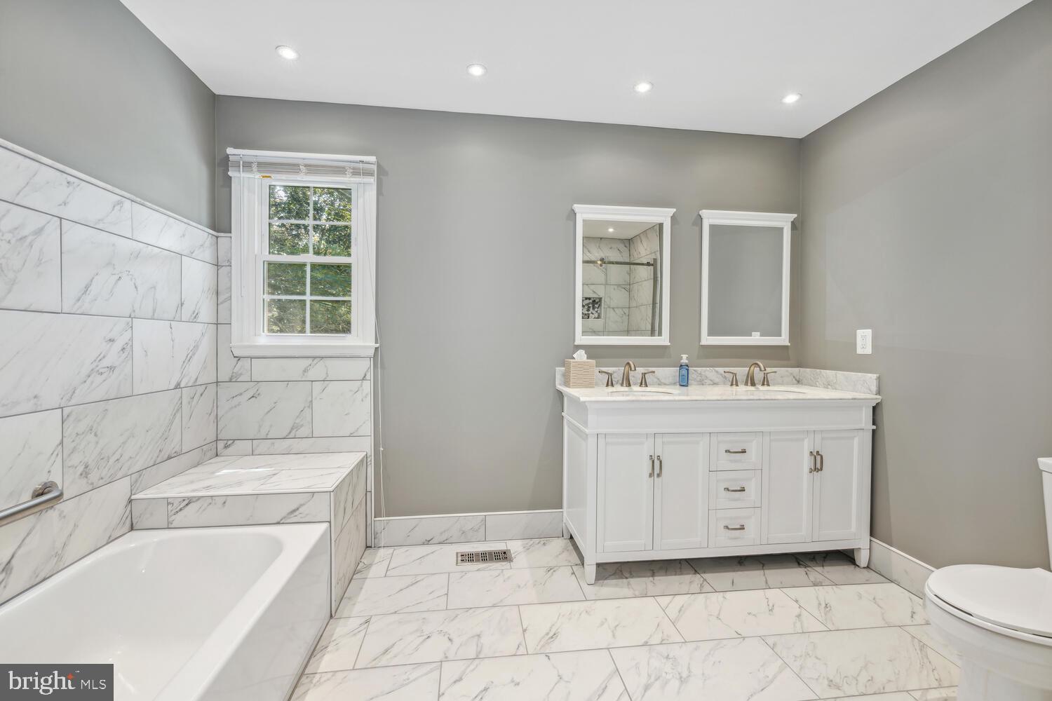 ORCHARD HILLS - Residential