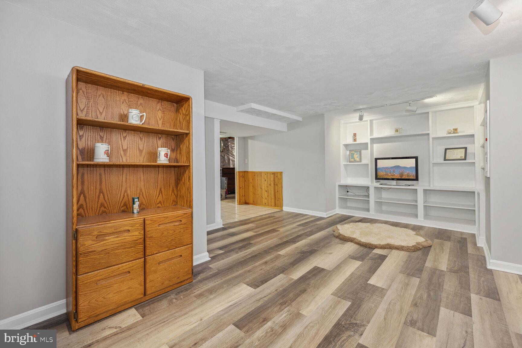 ORCHARD HILLS - Residential