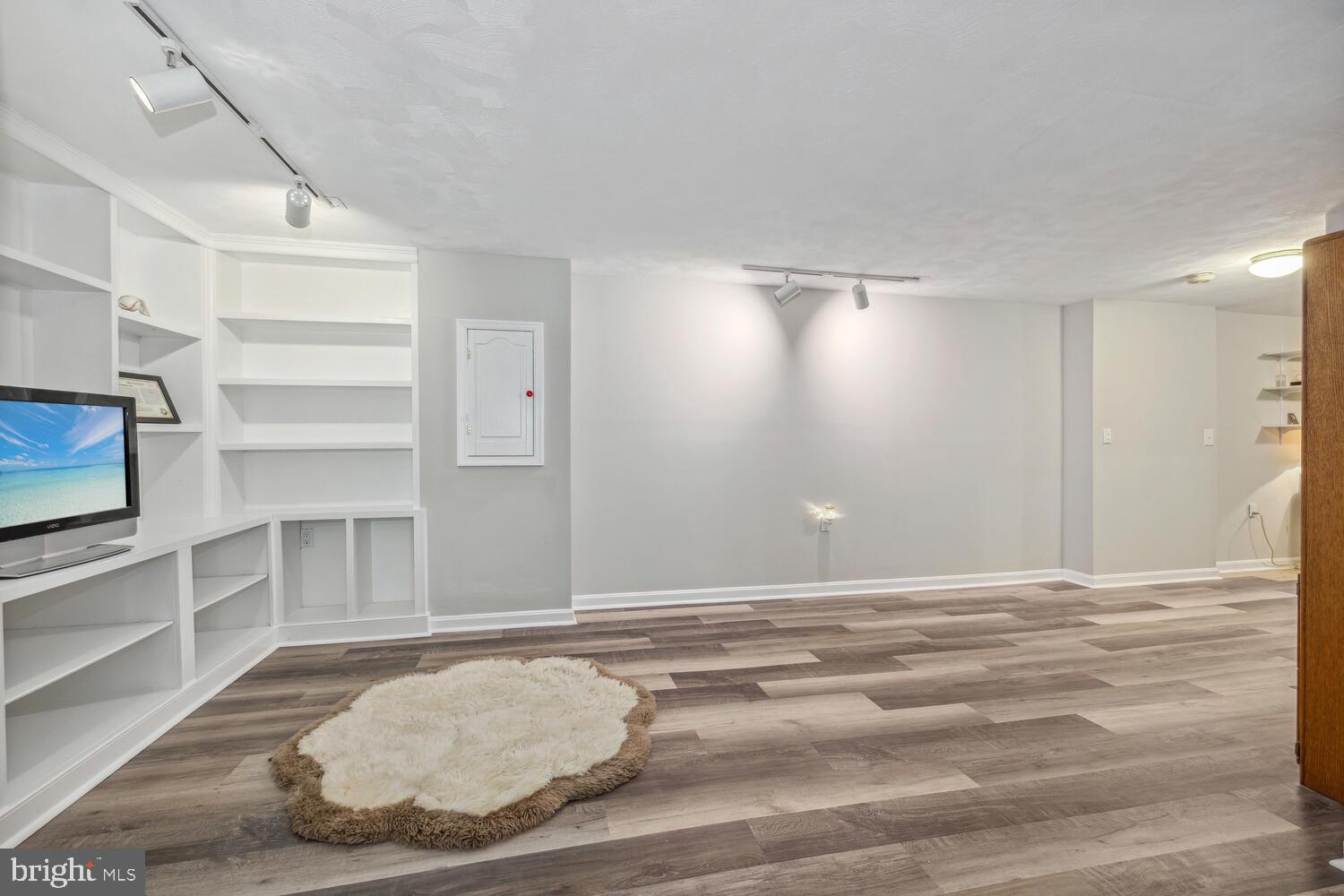 ORCHARD HILLS - Residential