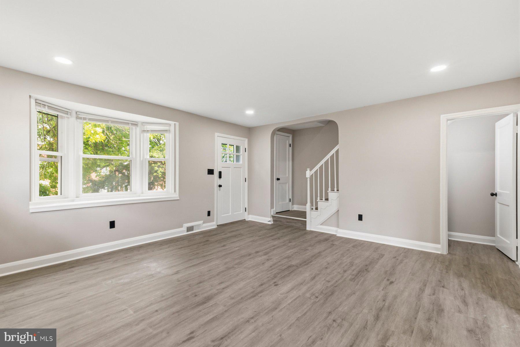 810 WEDGEWOOD ROAD