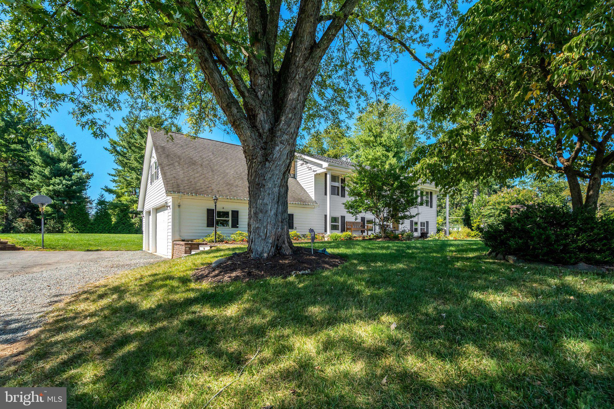 4570 LAWNVALE DRIVE