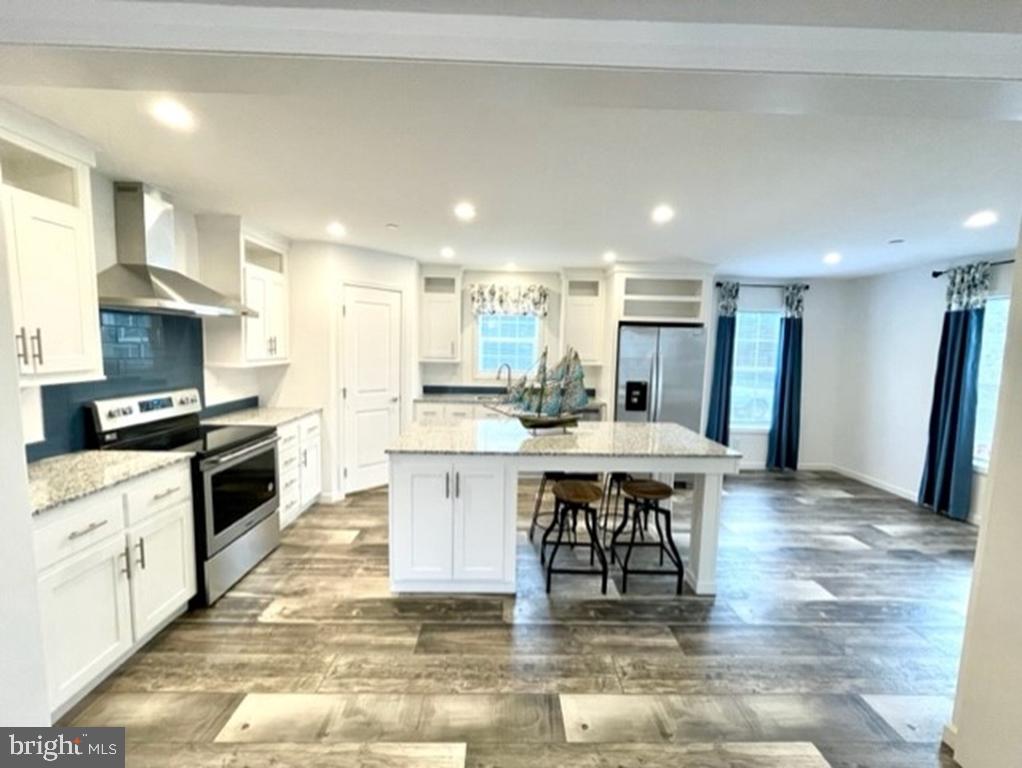 CHESTNUT POINT ESTATES & MARINA - Residential