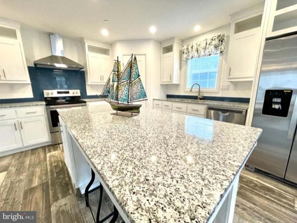 CHESTNUT POINT ESTATES & MARINA - Residential