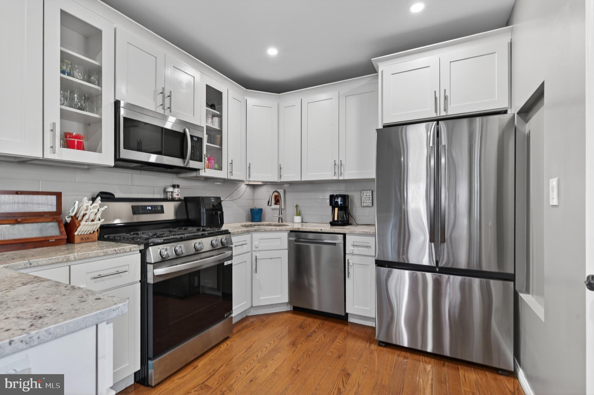 DICKINSON NARROWS - Residential