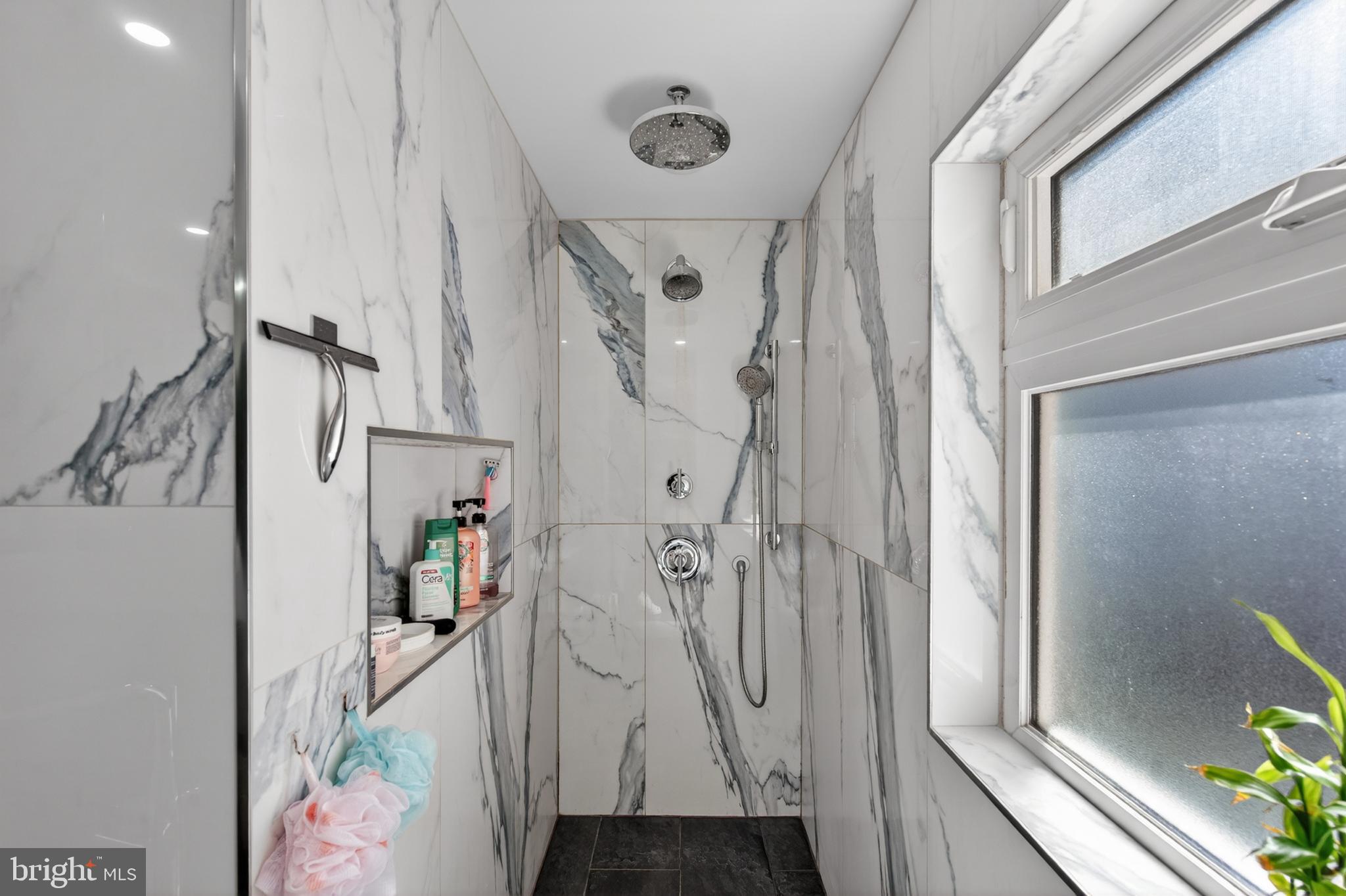 DICKINSON NARROWS - Residential