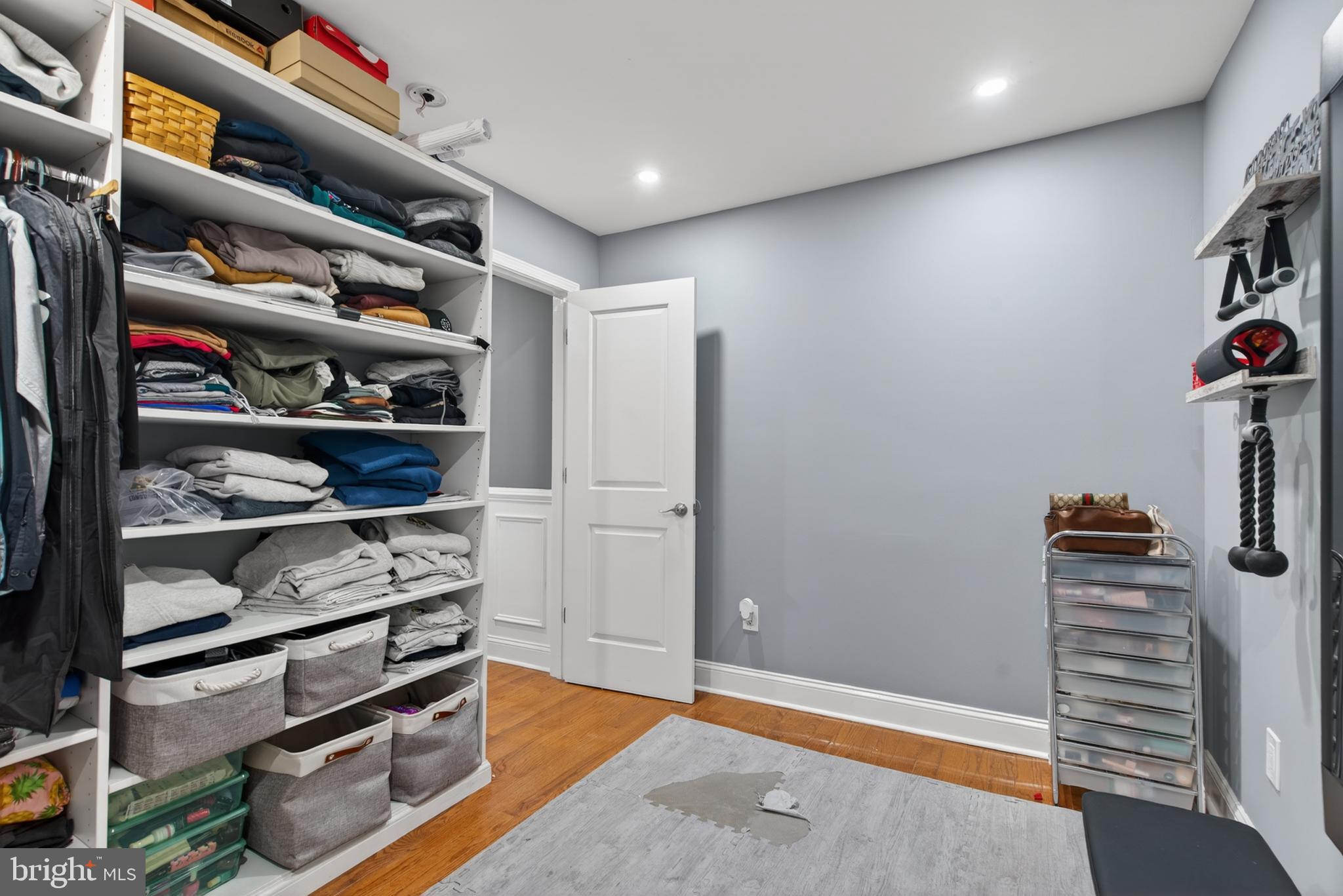 DICKINSON NARROWS - Residential