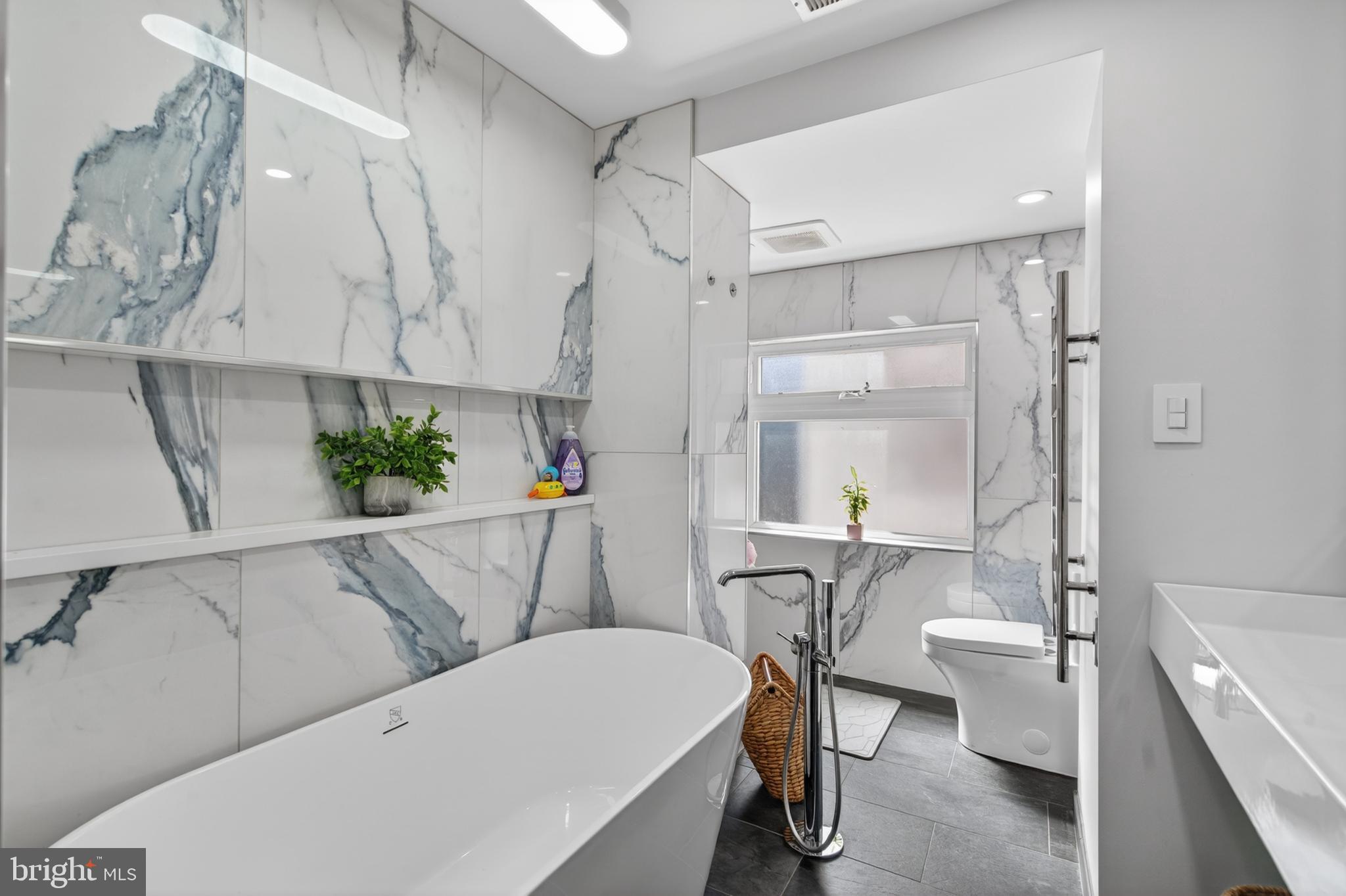 DICKINSON NARROWS - Residential