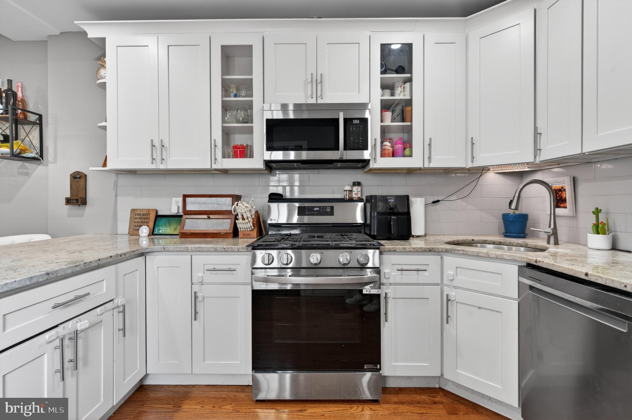 DICKINSON NARROWS - Residential