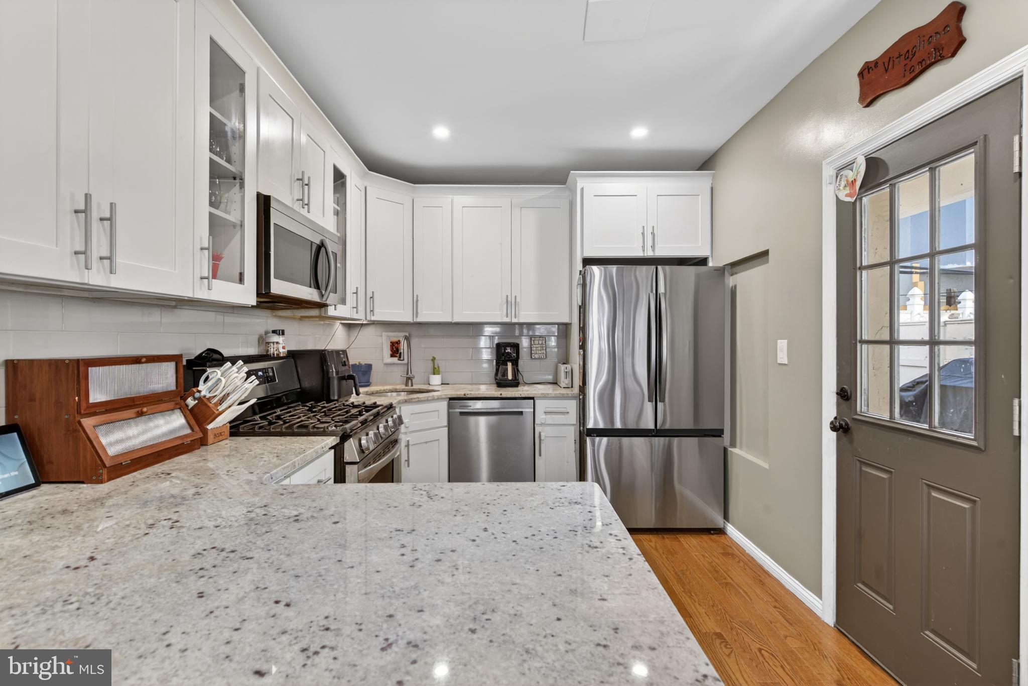 DICKINSON NARROWS - Residential