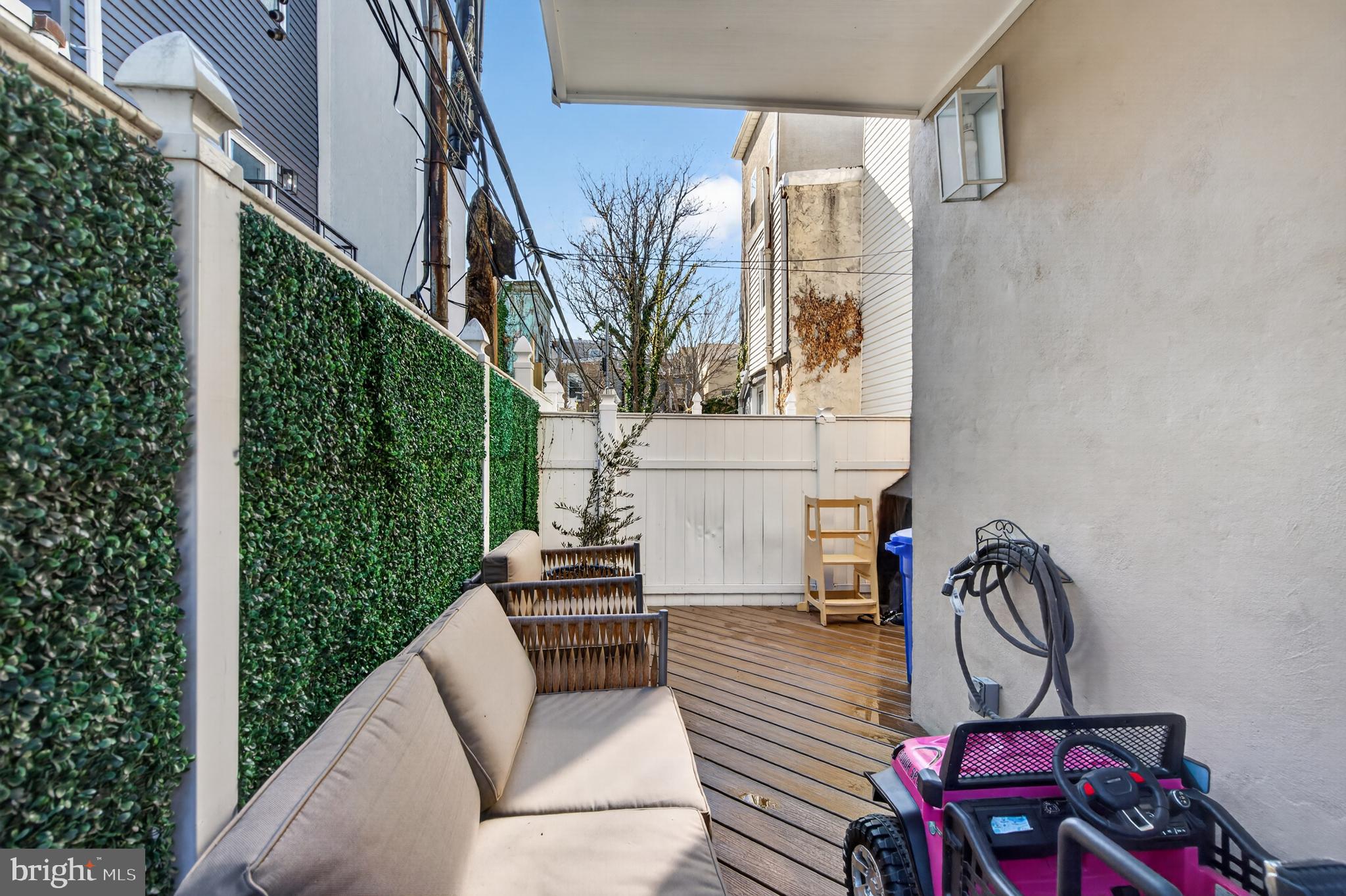 DICKINSON NARROWS - Residential