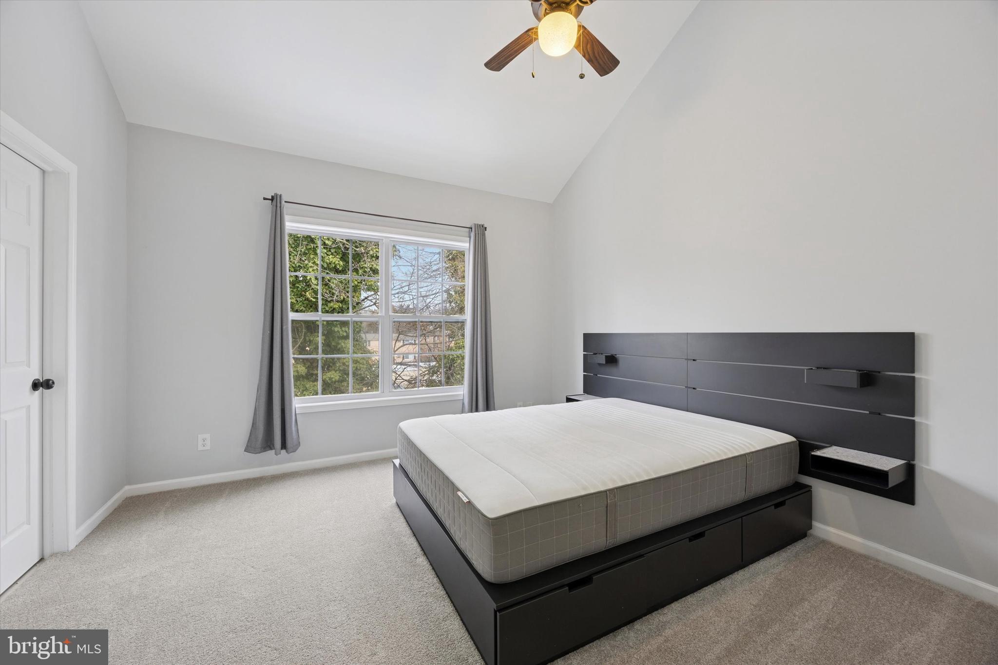 LANSDOWNE - Residential