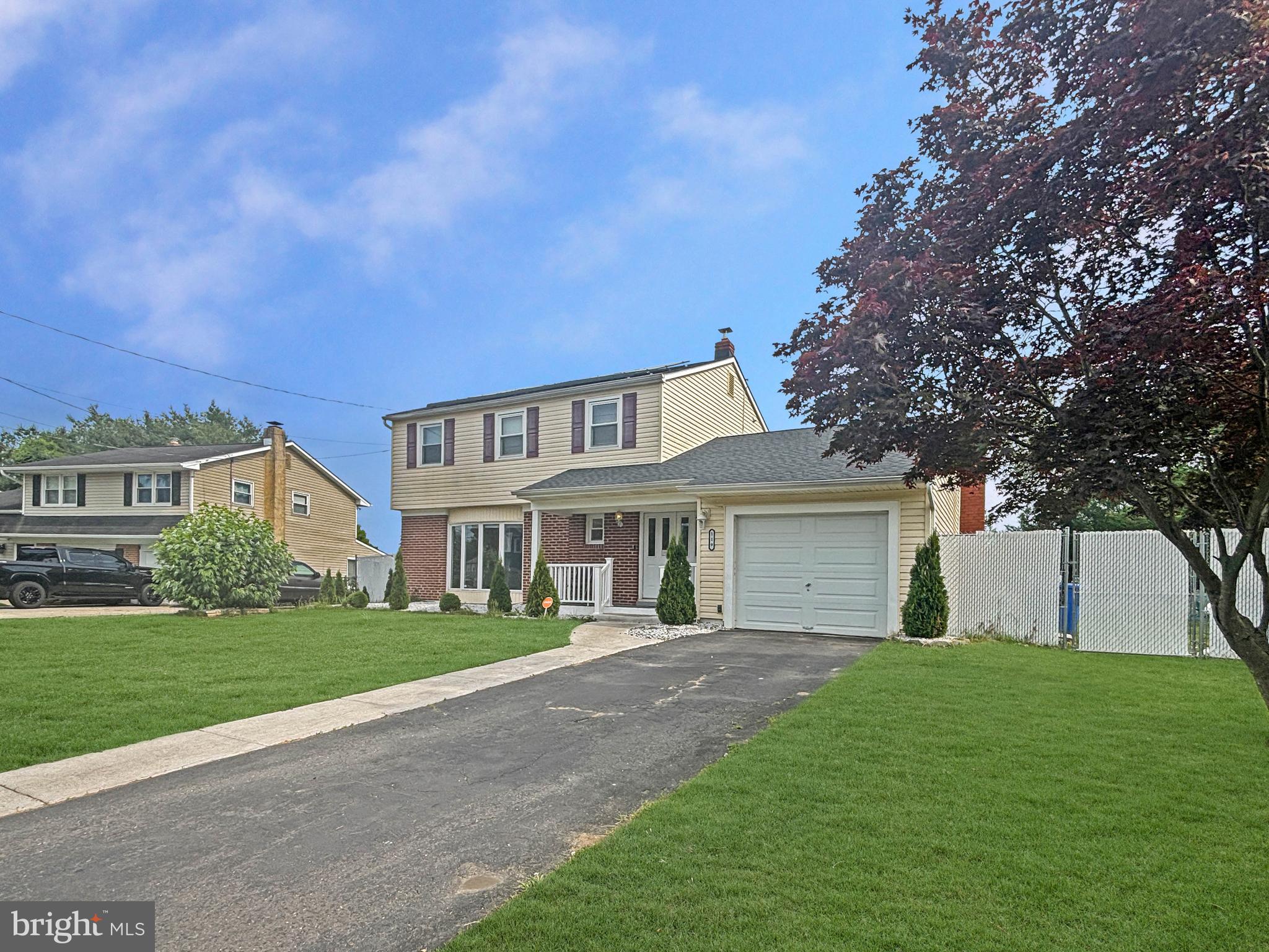 119 COLONIAL ROAD
