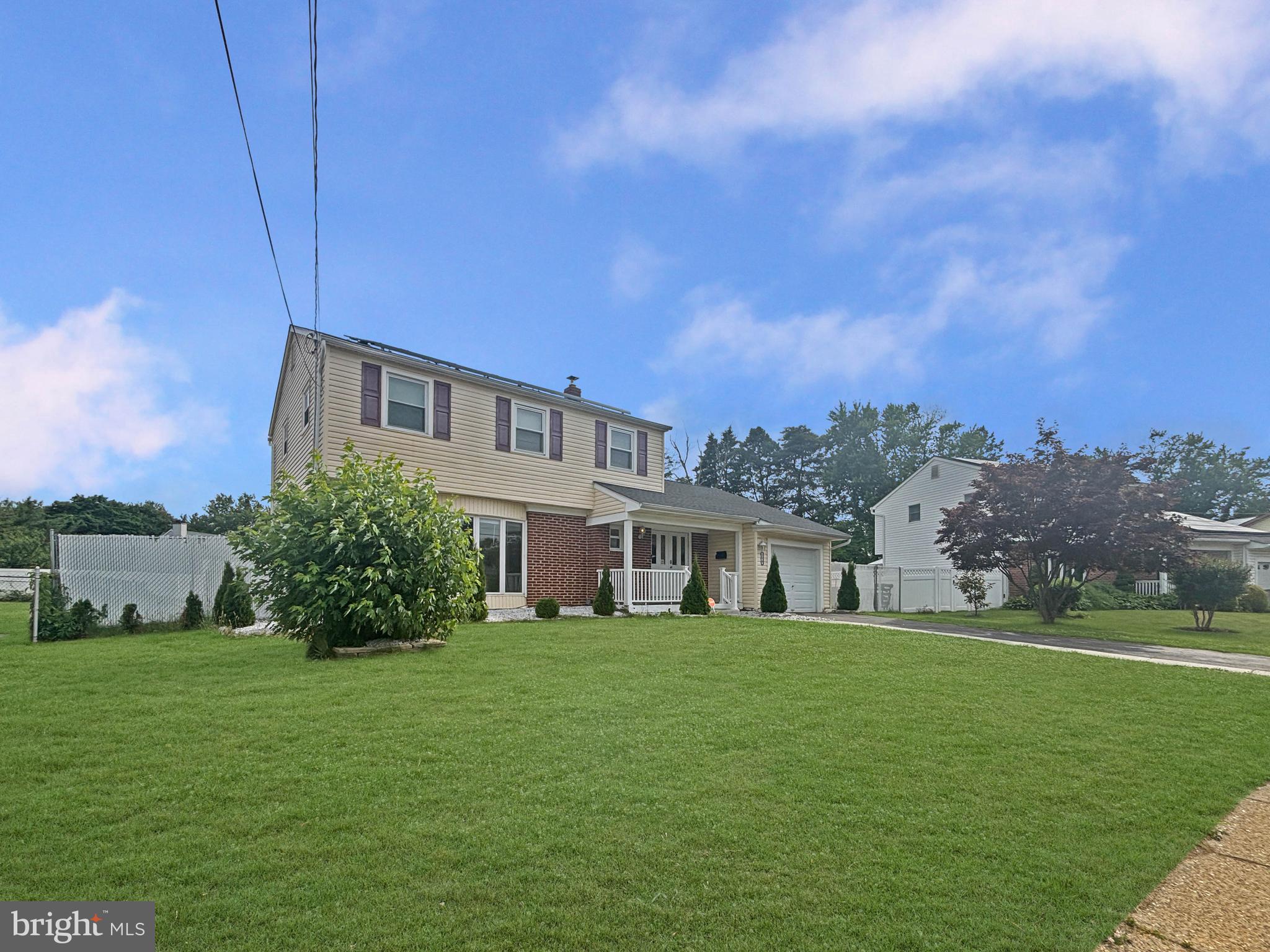 119 COLONIAL ROAD