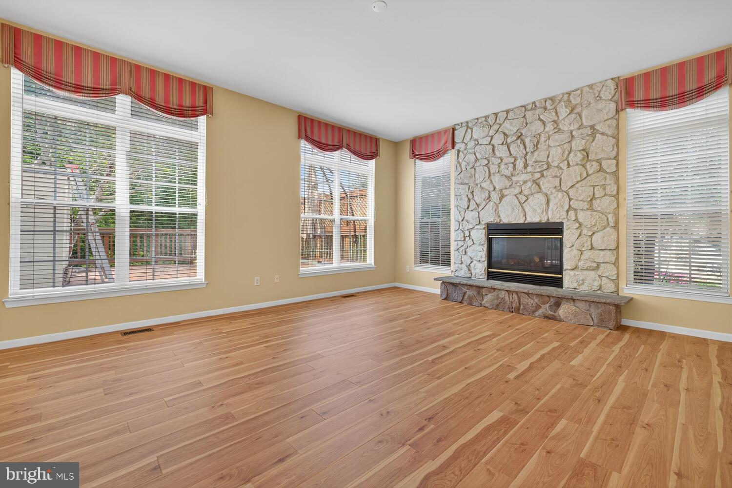 MILESTONE - Residential Lease