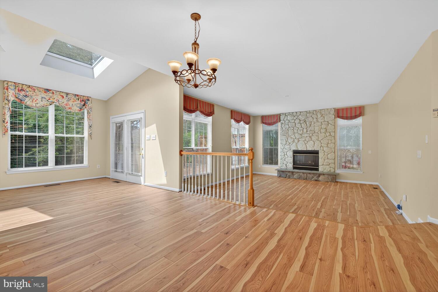 MILESTONE - Residential Lease