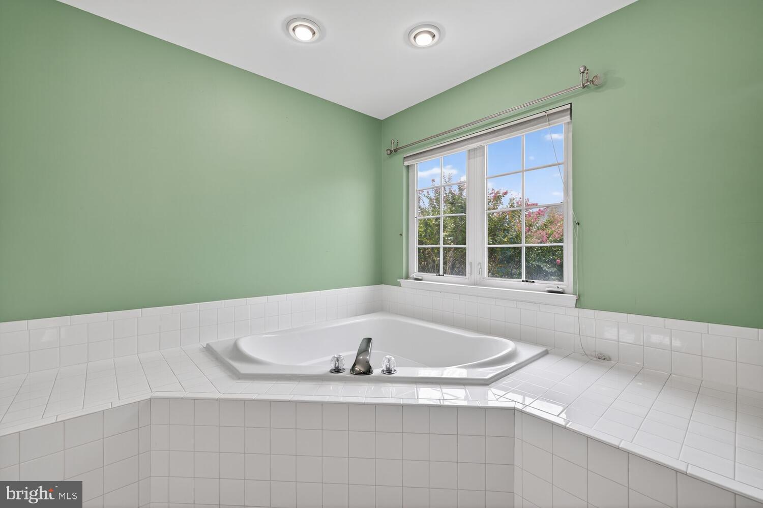 MILESTONE - Residential Lease