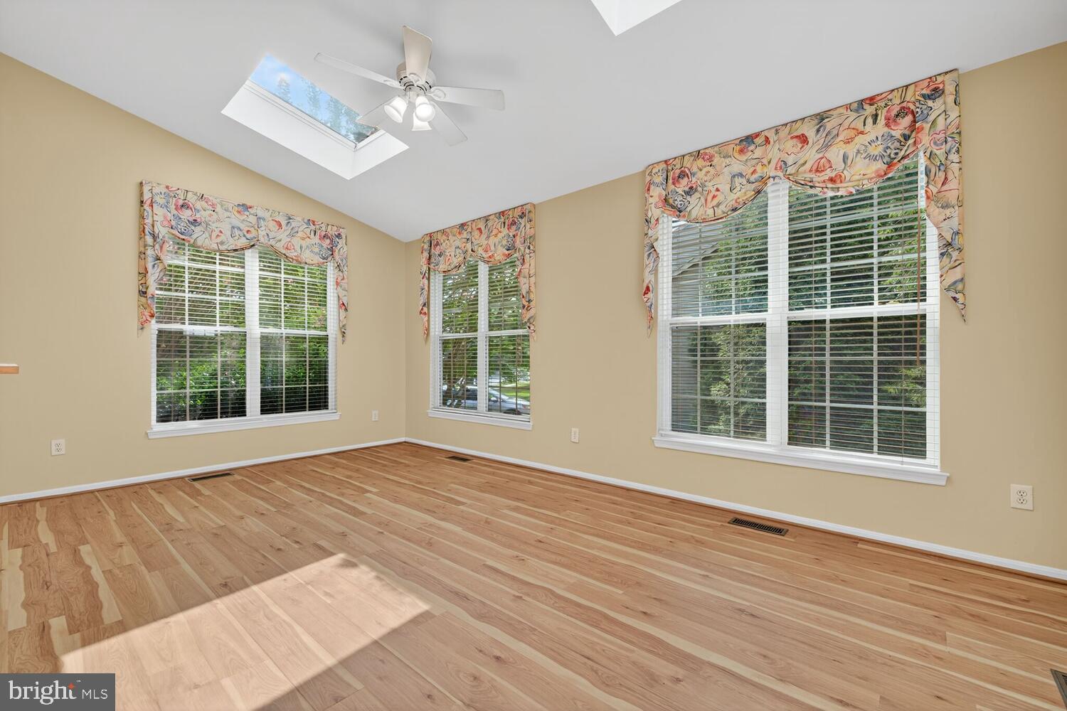 MILESTONE - Residential Lease