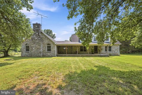 Photo of 10393 Harry Byrd Highway, BERRYVILLE, VA 22611 (MLS # VACL2006946)