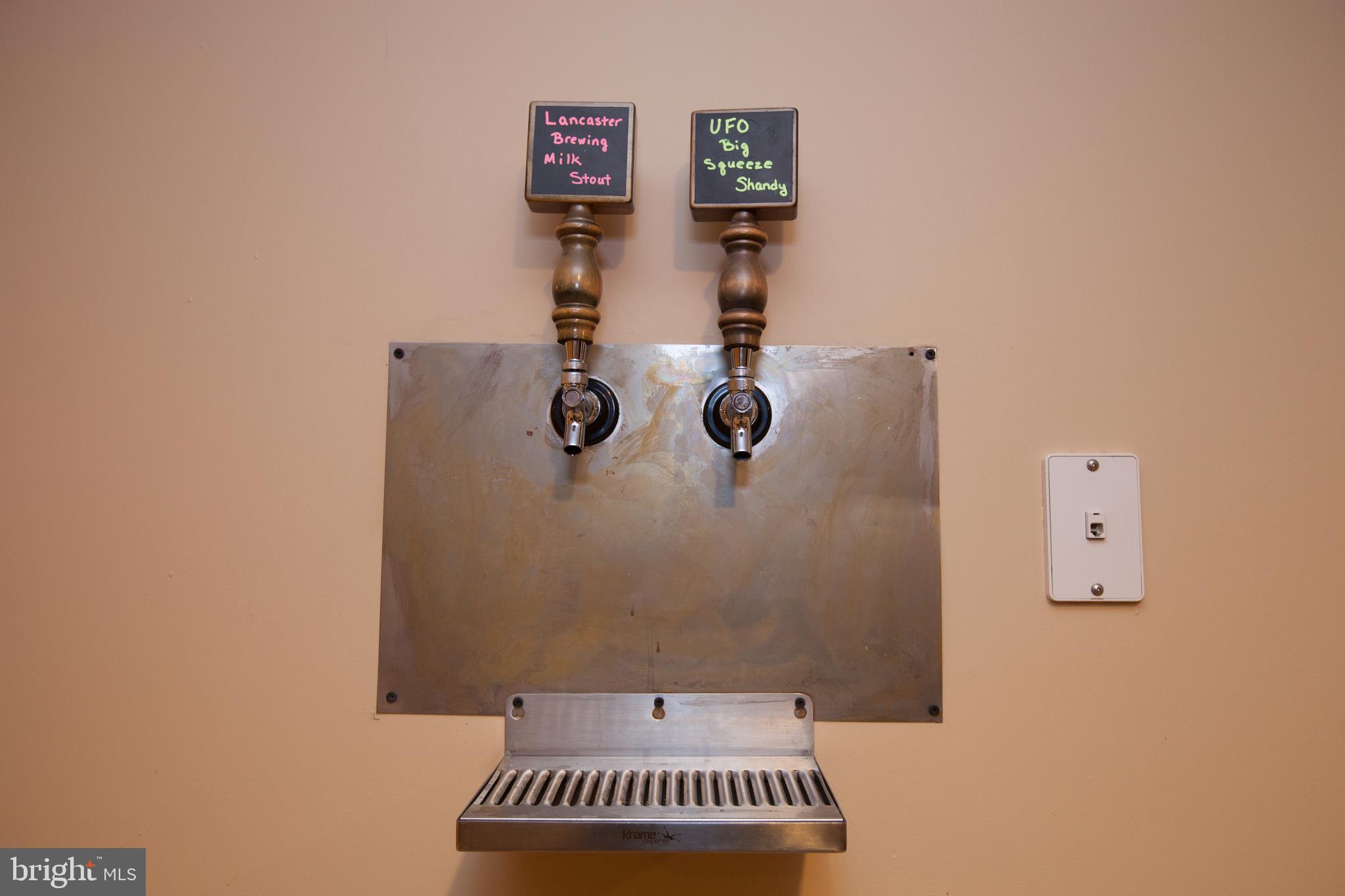 KENILWORTH COURT - Residential