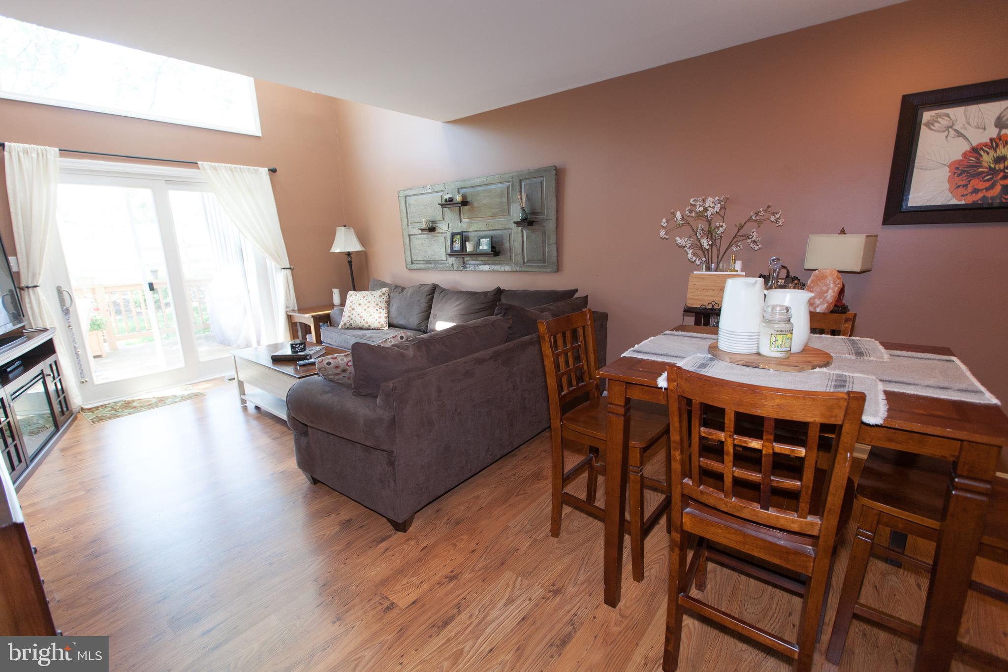 KENILWORTH COURT - Residential