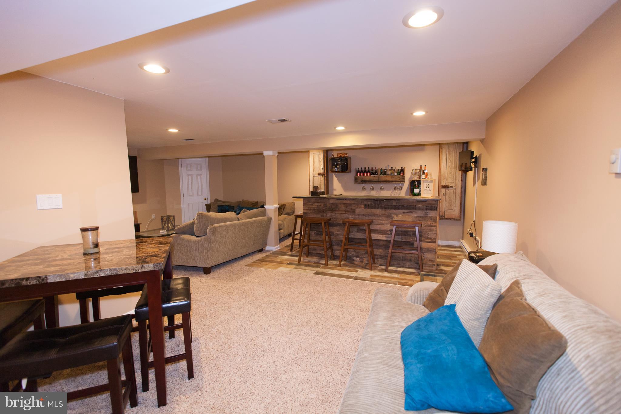 KENILWORTH COURT - Residential