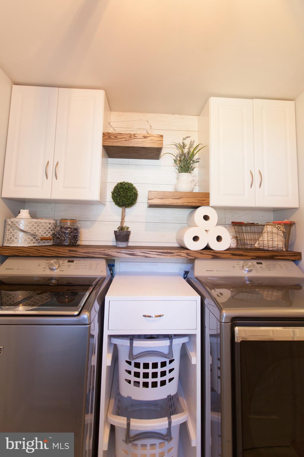 KENILWORTH COURT - Residential