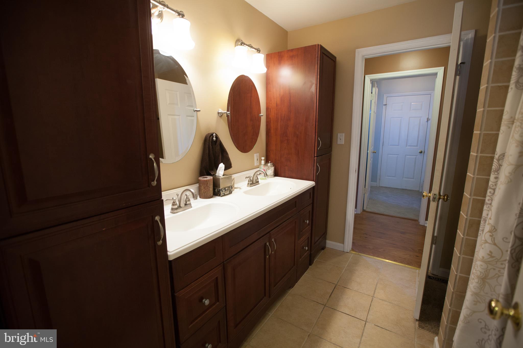 KENILWORTH COURT - Residential