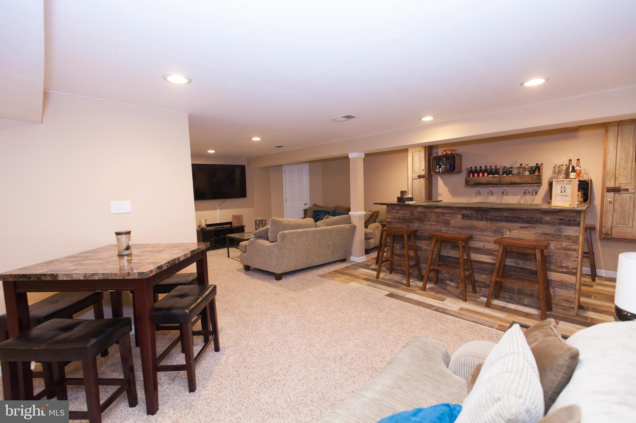 KENILWORTH COURT - Residential