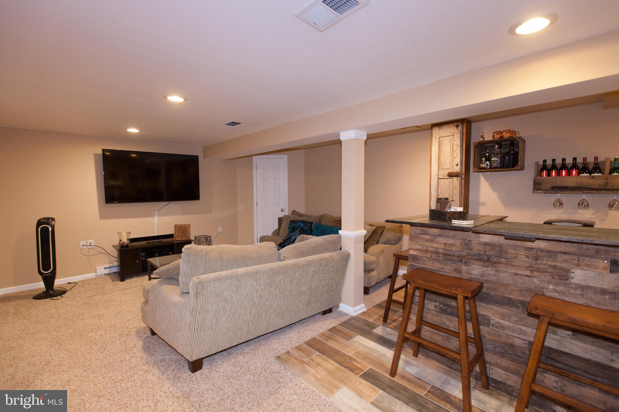 KENILWORTH COURT - Residential