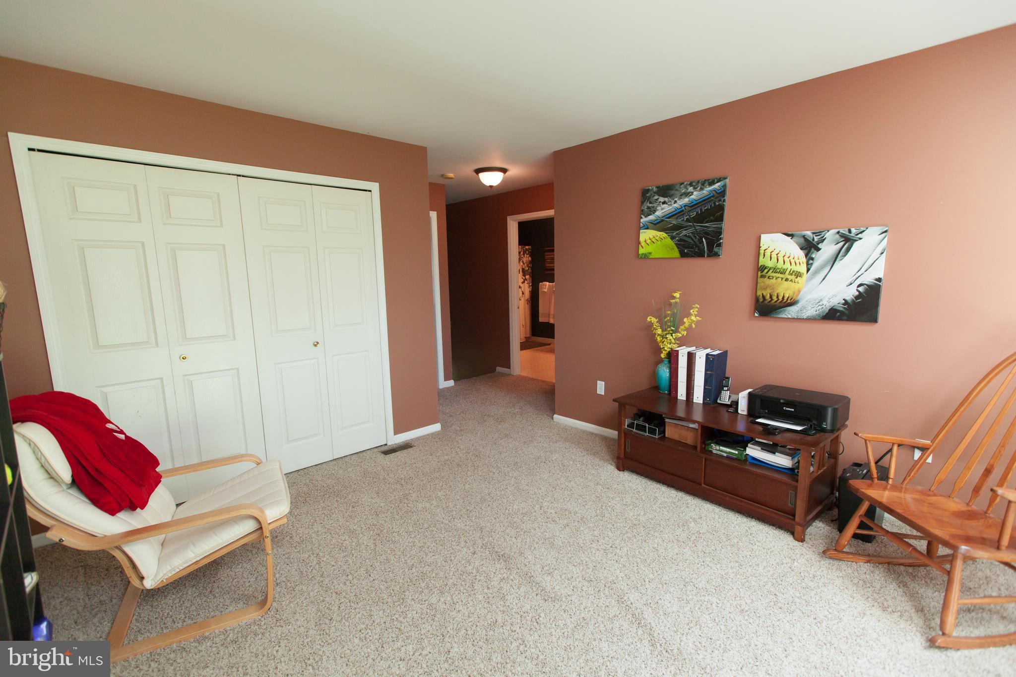 KENILWORTH COURT - Residential