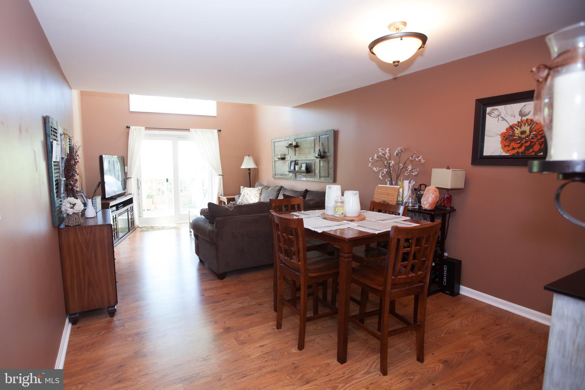 KENILWORTH COURT - Residential