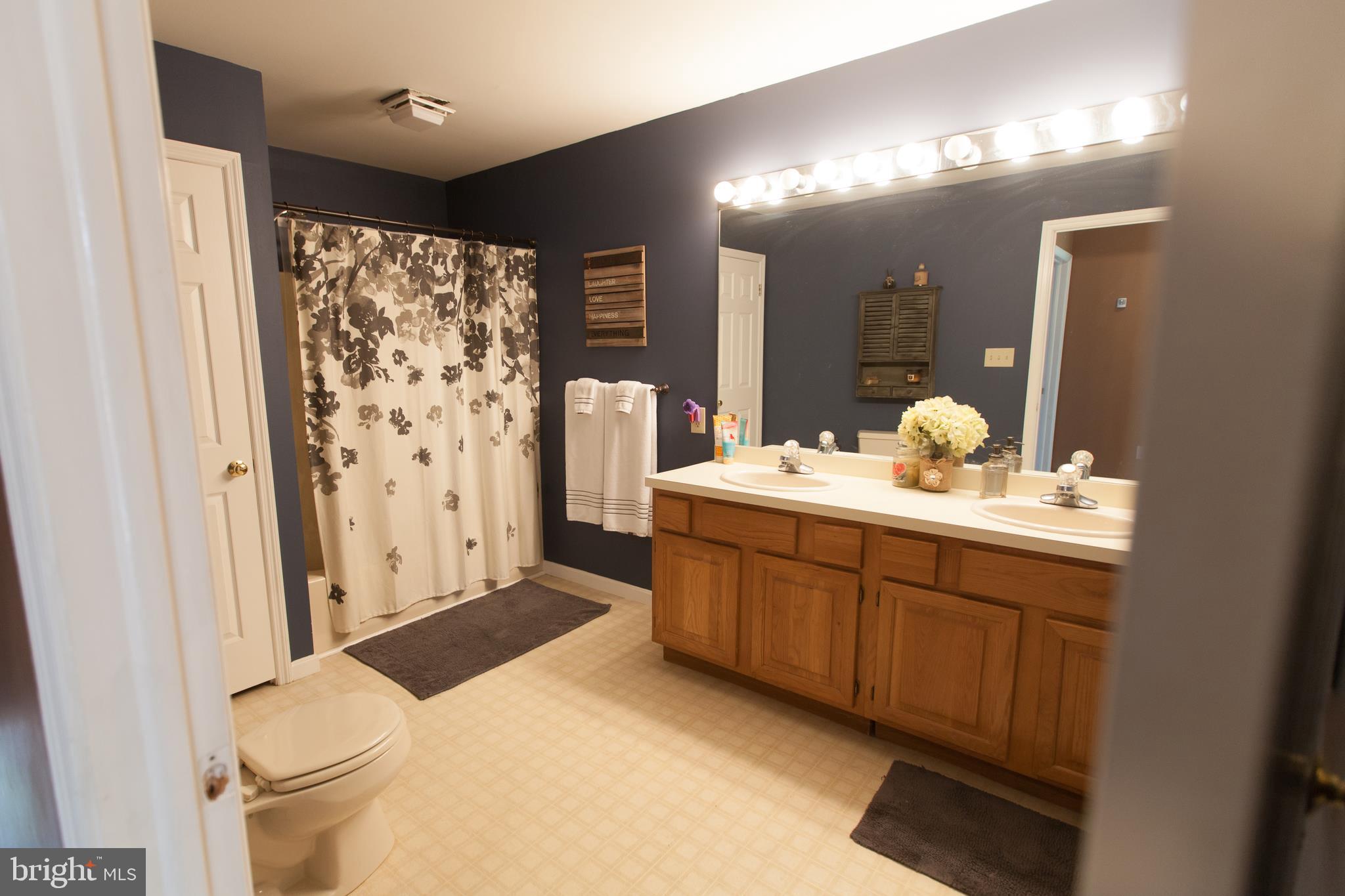 KENILWORTH COURT - Residential