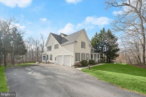 Homes For Sale - 15286 Ridge Hunt Drive<br/> WOODBINE, MD 21797