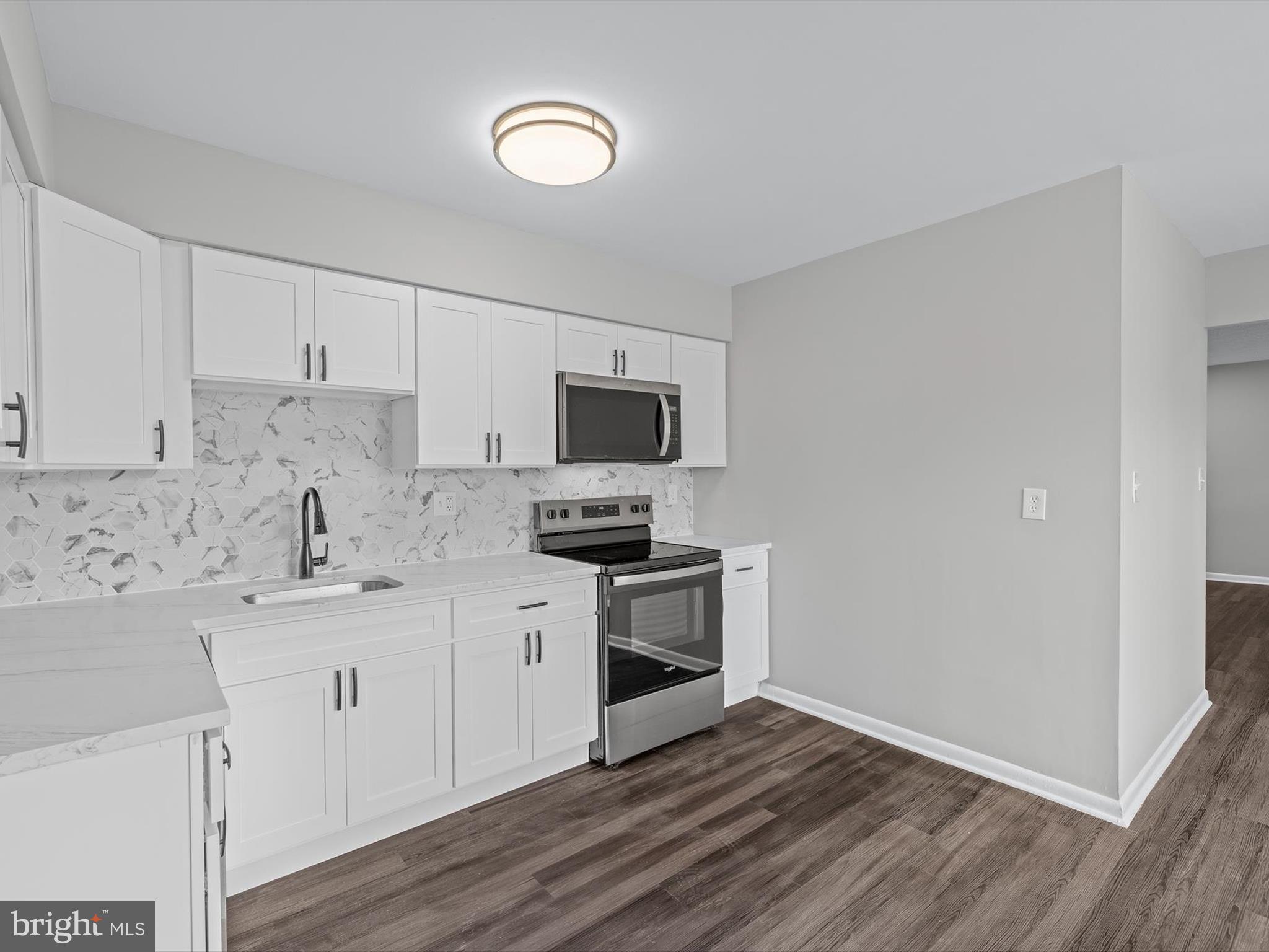 QUEENS PARK - Residential