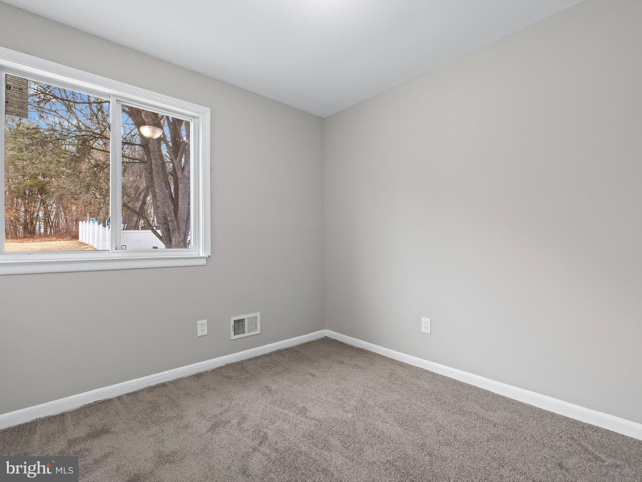 QUEENS PARK - Residential