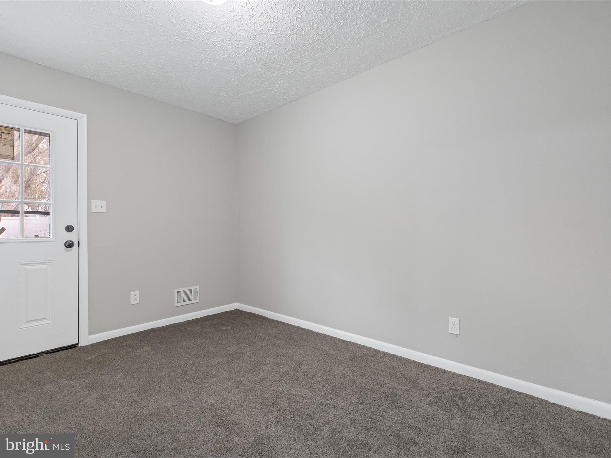 QUEENS PARK - Residential