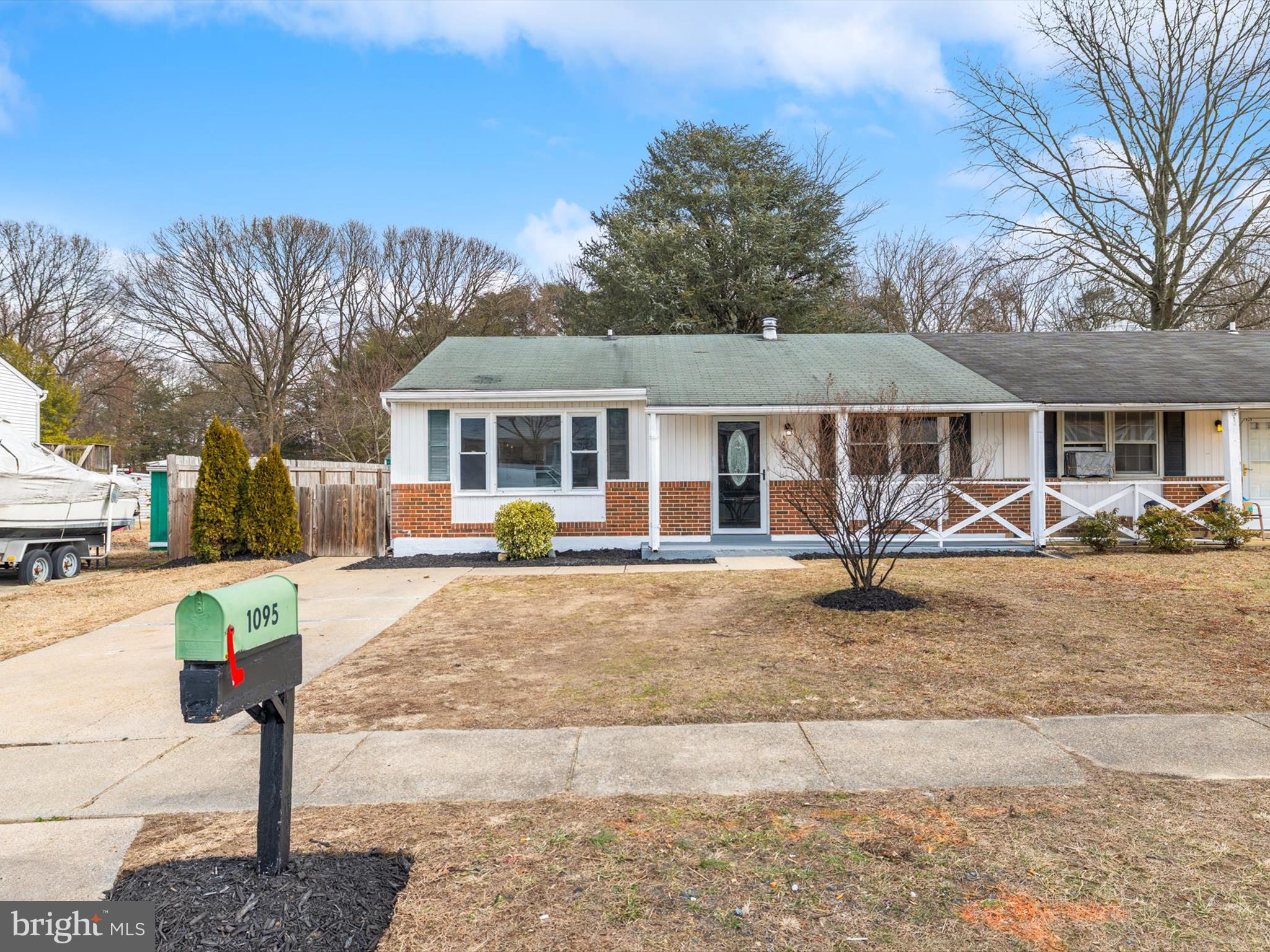 QUEENS PARK - Residential