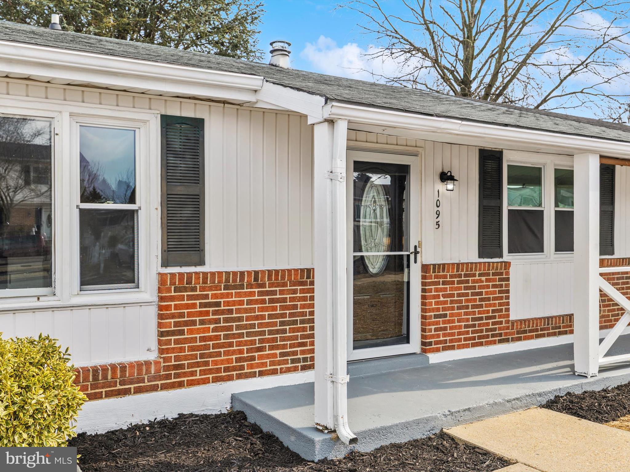 QUEENS PARK - Residential