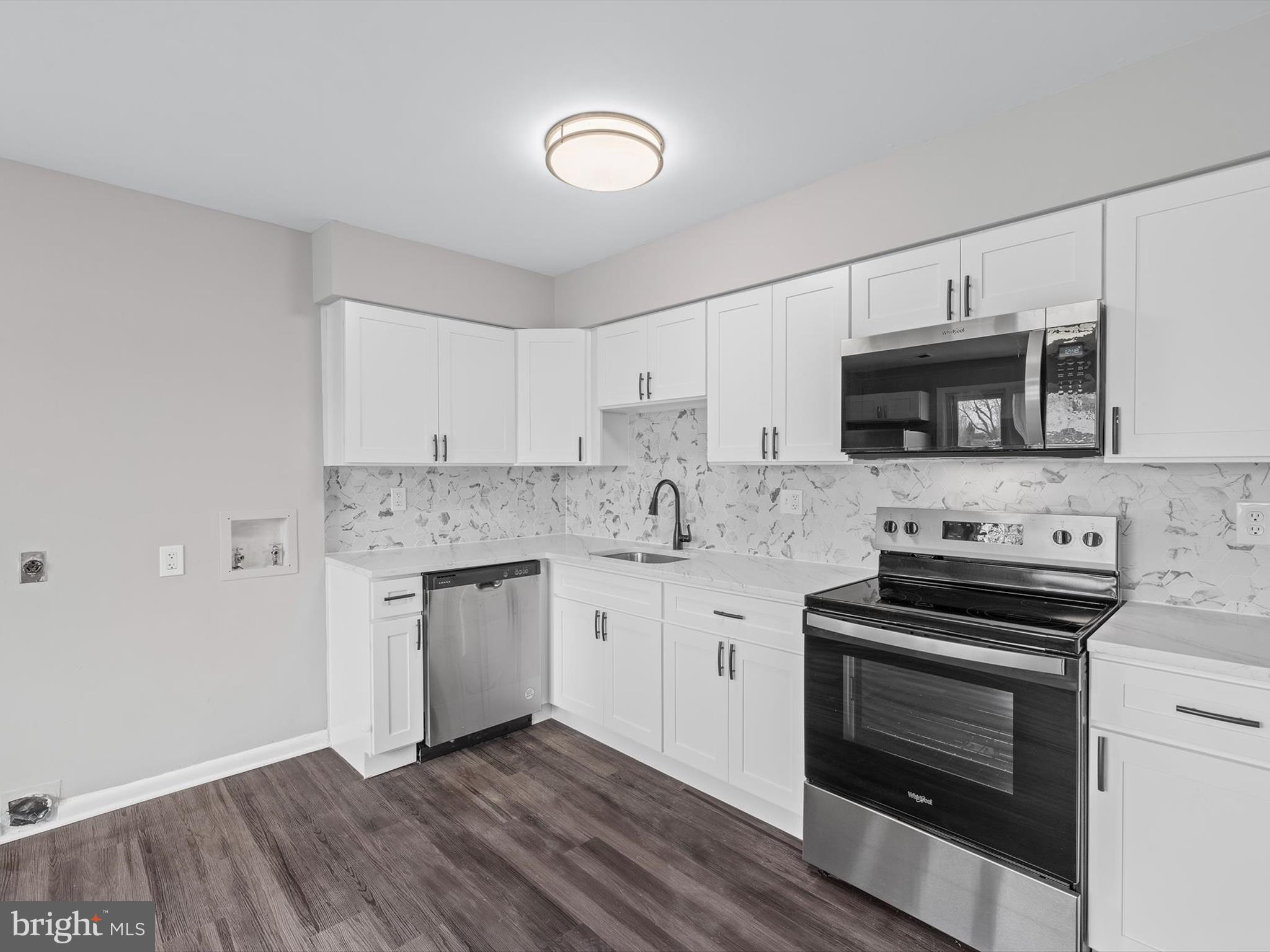 QUEENS PARK - Residential